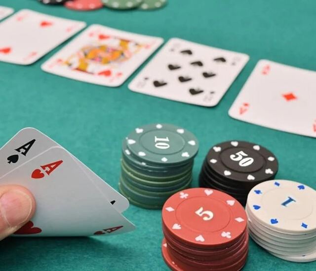 Xì dách là trò chơi có yêu cầu về sự tập trung để người chơi suy nghĩ và quyết định Xì dách là trò chơi có yêu cầu về sự tập trung để người chơi suy nghĩ và quyết định